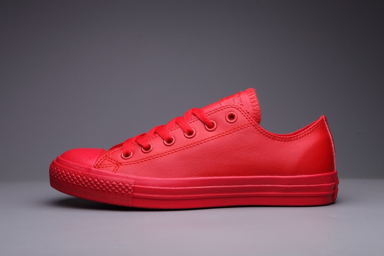 converses basses rouges