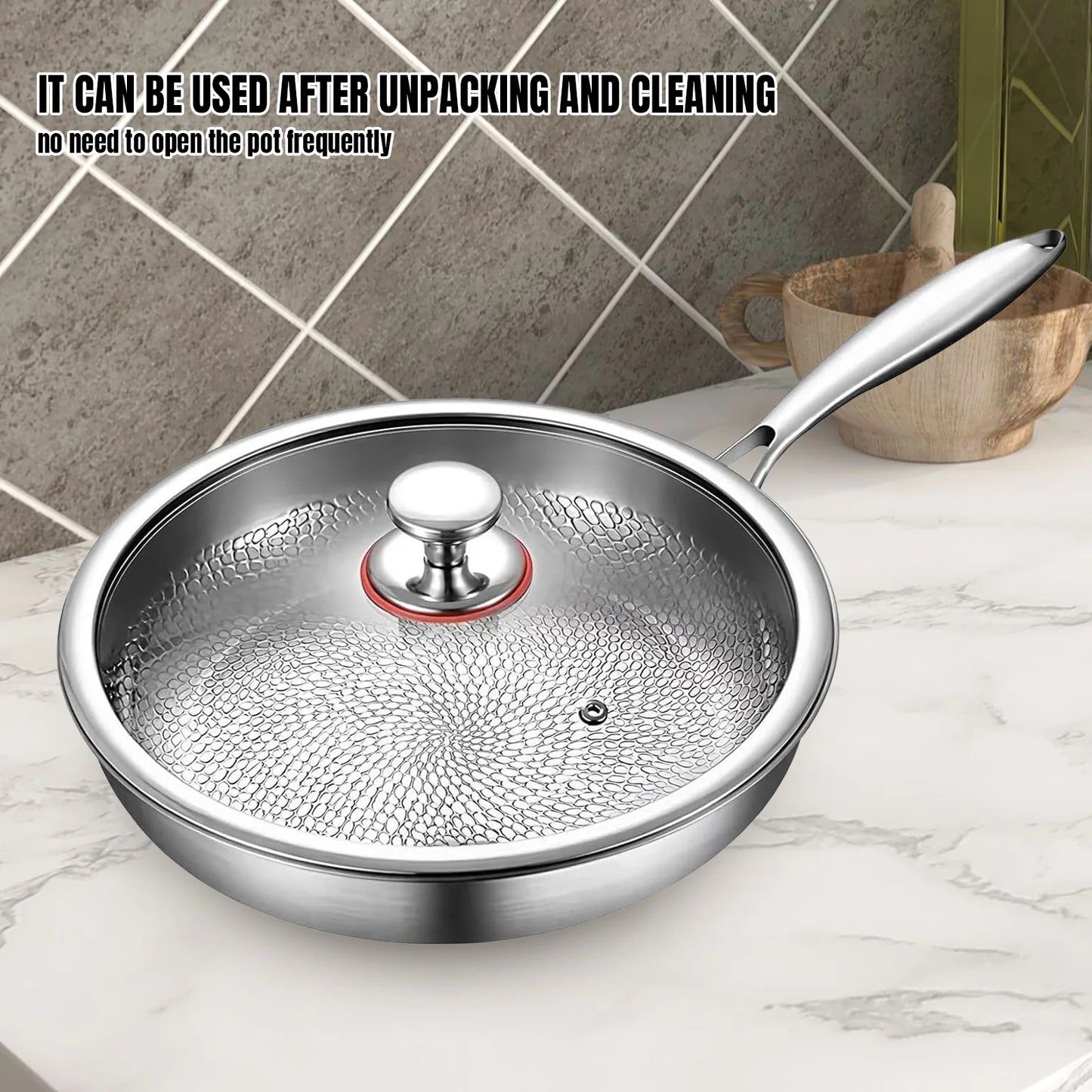 Poêle inox pour induction et cuisine tradition comme gastronomique -