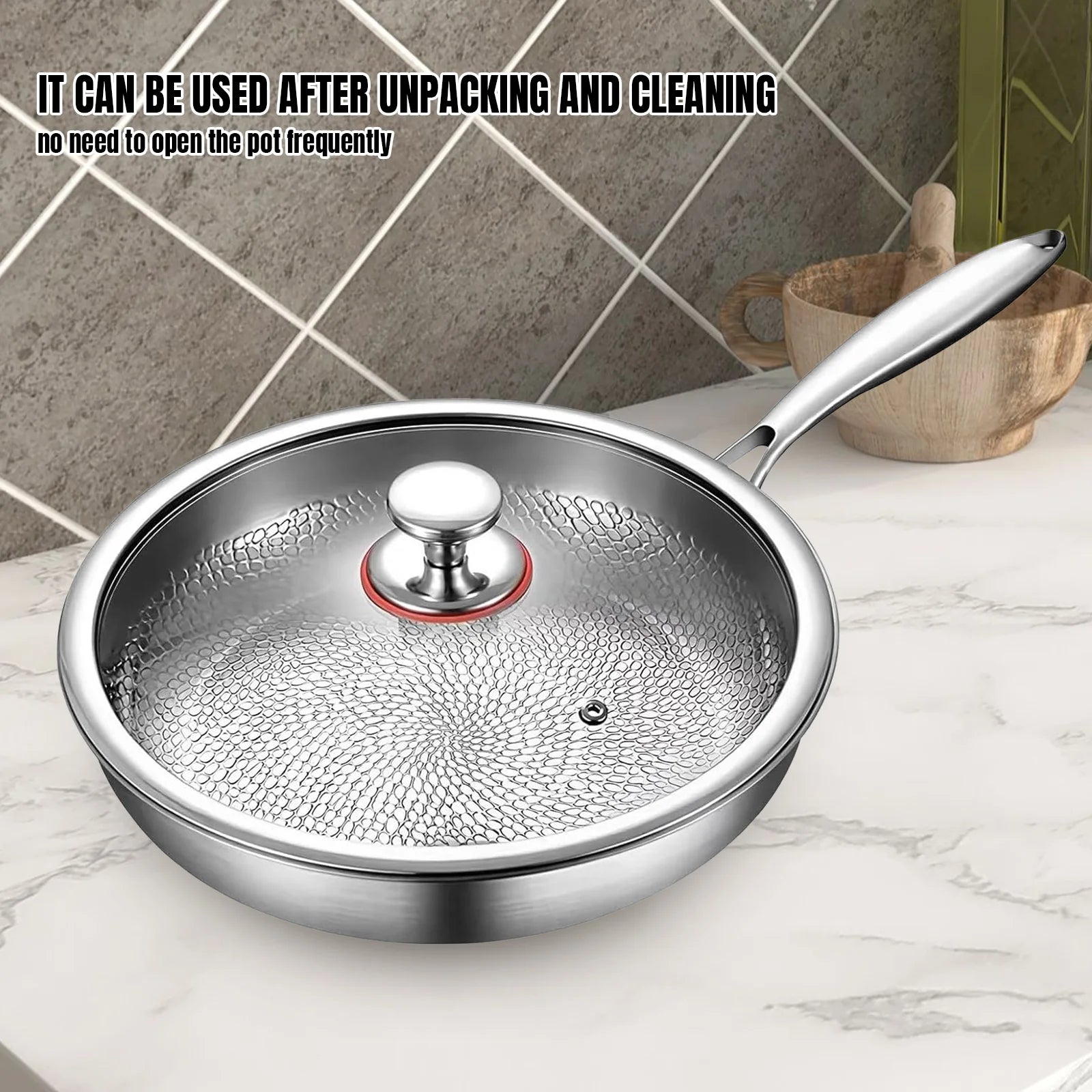 Poêle inox pour induction et cuisine tradition comme gastronomique -