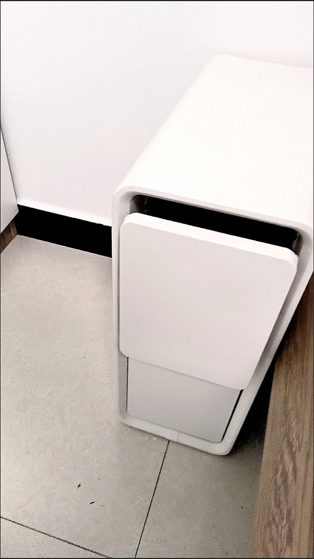 Petit table de chevet en bois minimaliste -