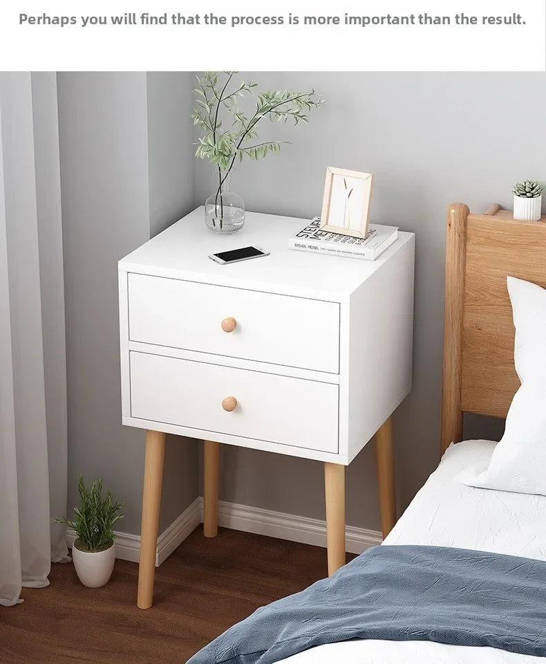 Table de nuit simple pour petit appartement de luxe -