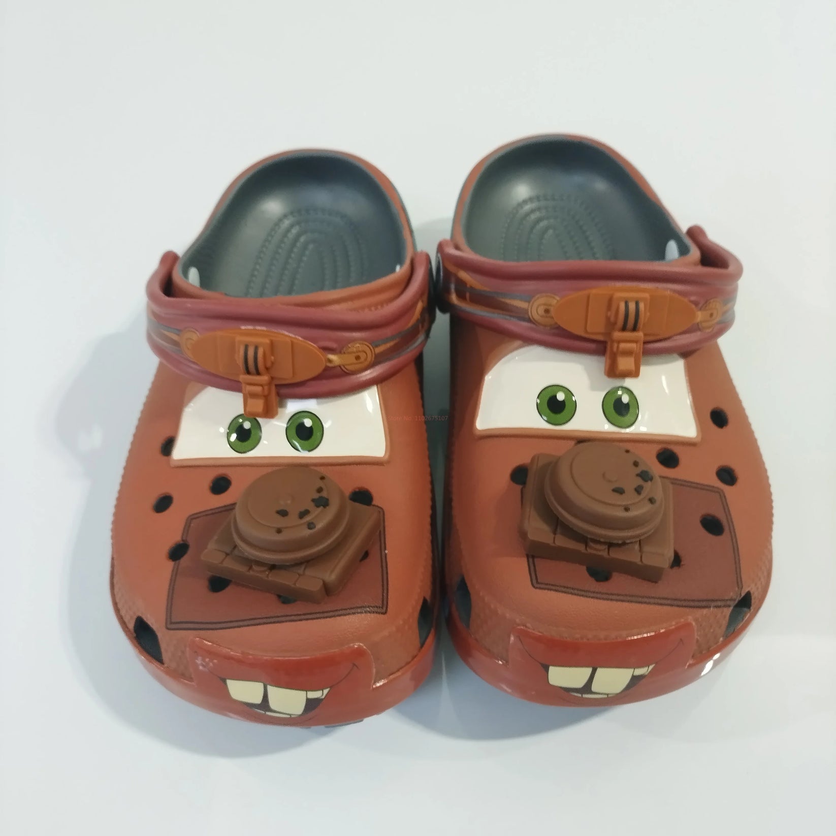 crocs cars camionnette marron pour homme et femme tendance -
