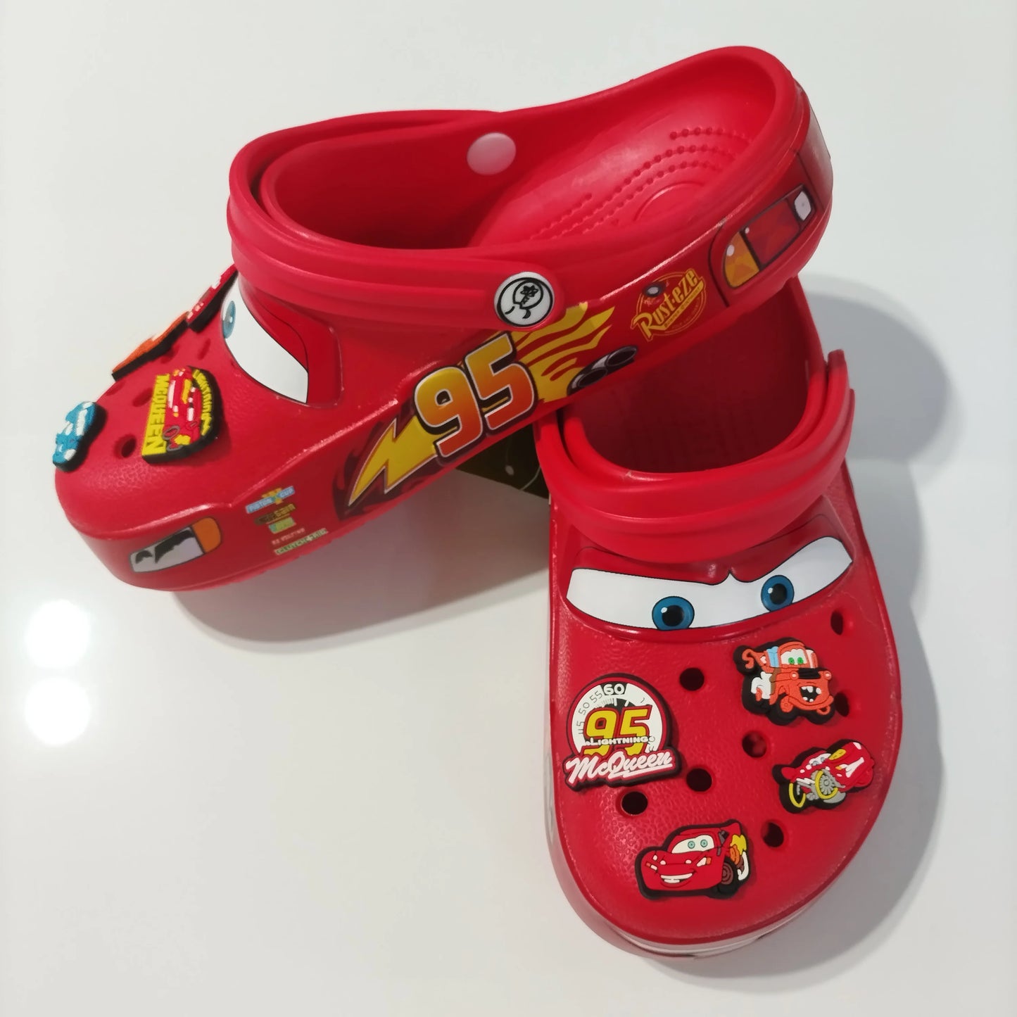 Crocs cars 95 McQueen avec jibbitz et fourrure interne -