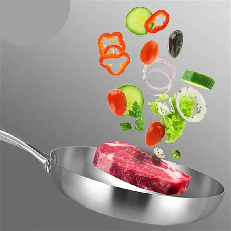 Poêle en acier inox argentée -