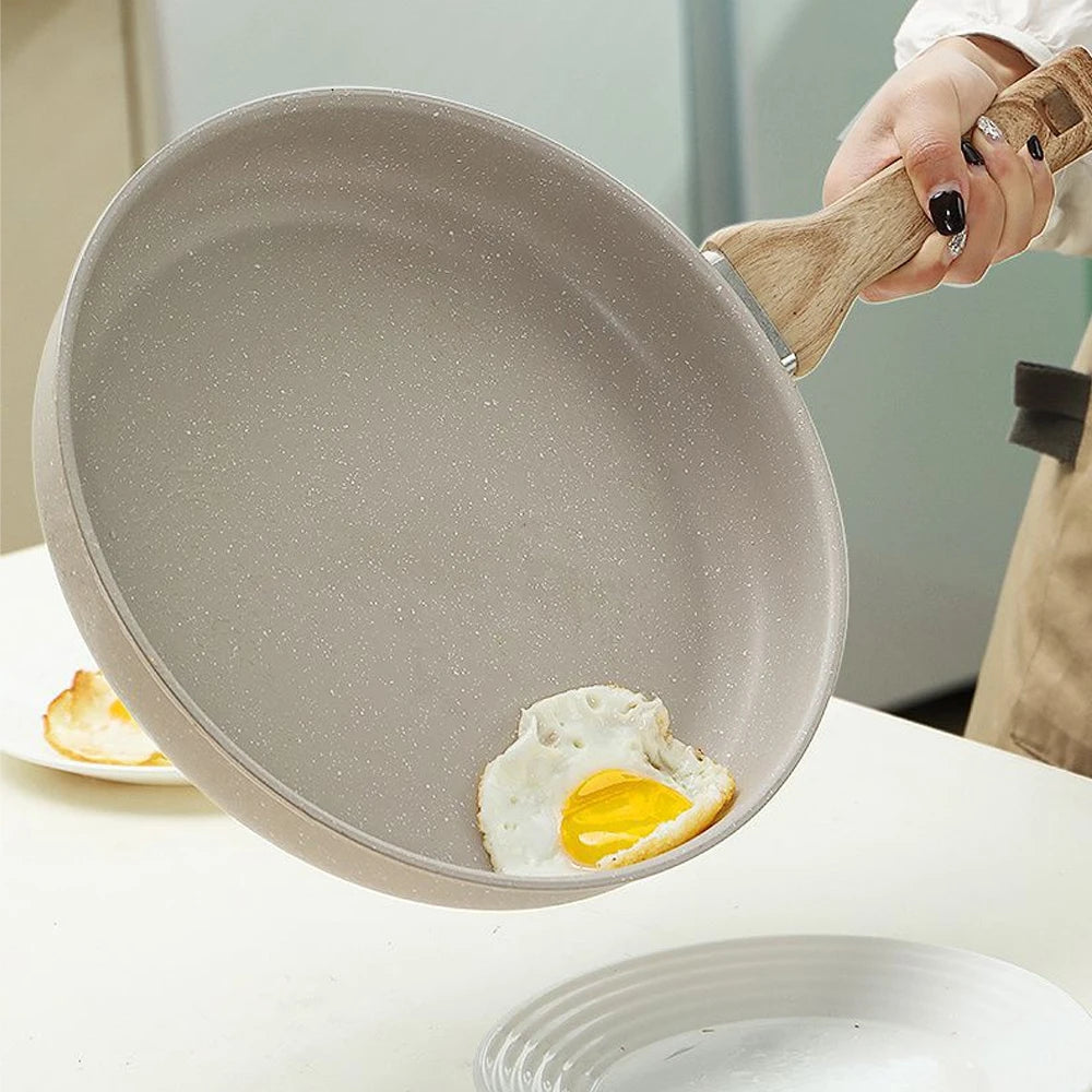 Poêle céramique compatible à induction avec poignée en bois -