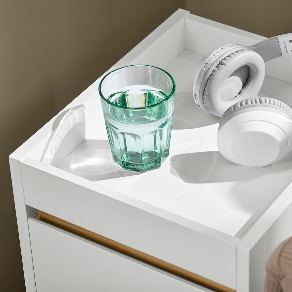 Table de chevet blanche simple pour livre -