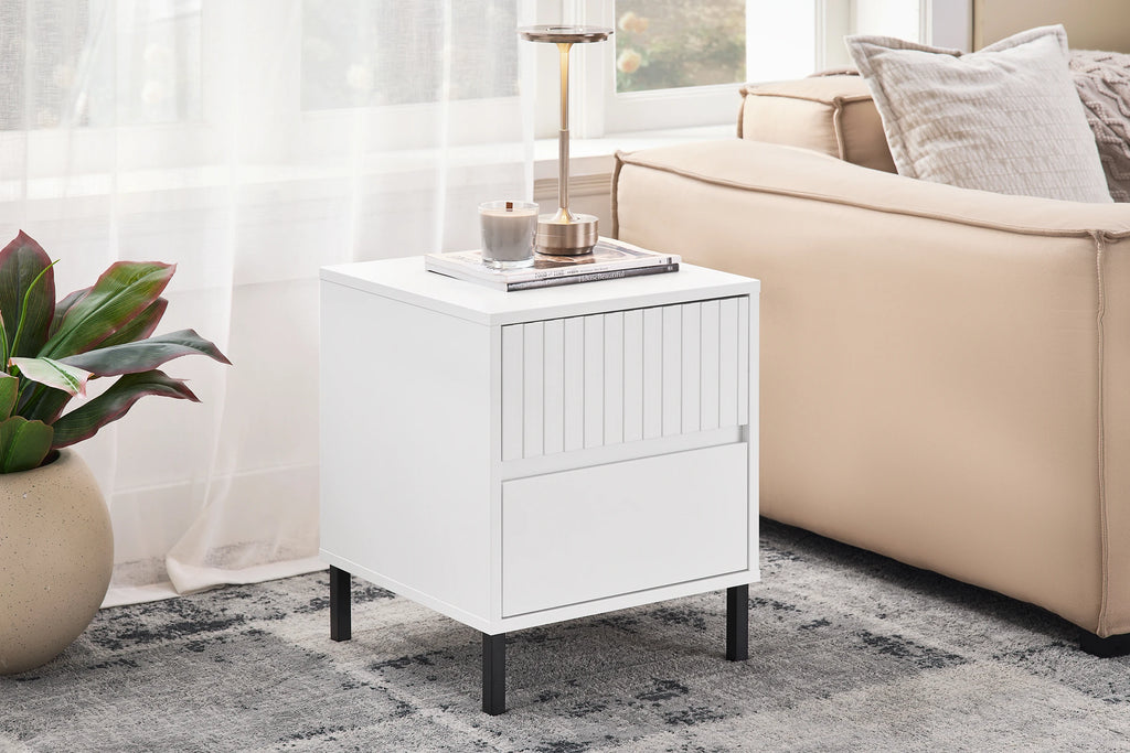 Table de chevet blanche à 4 pieds noirs -