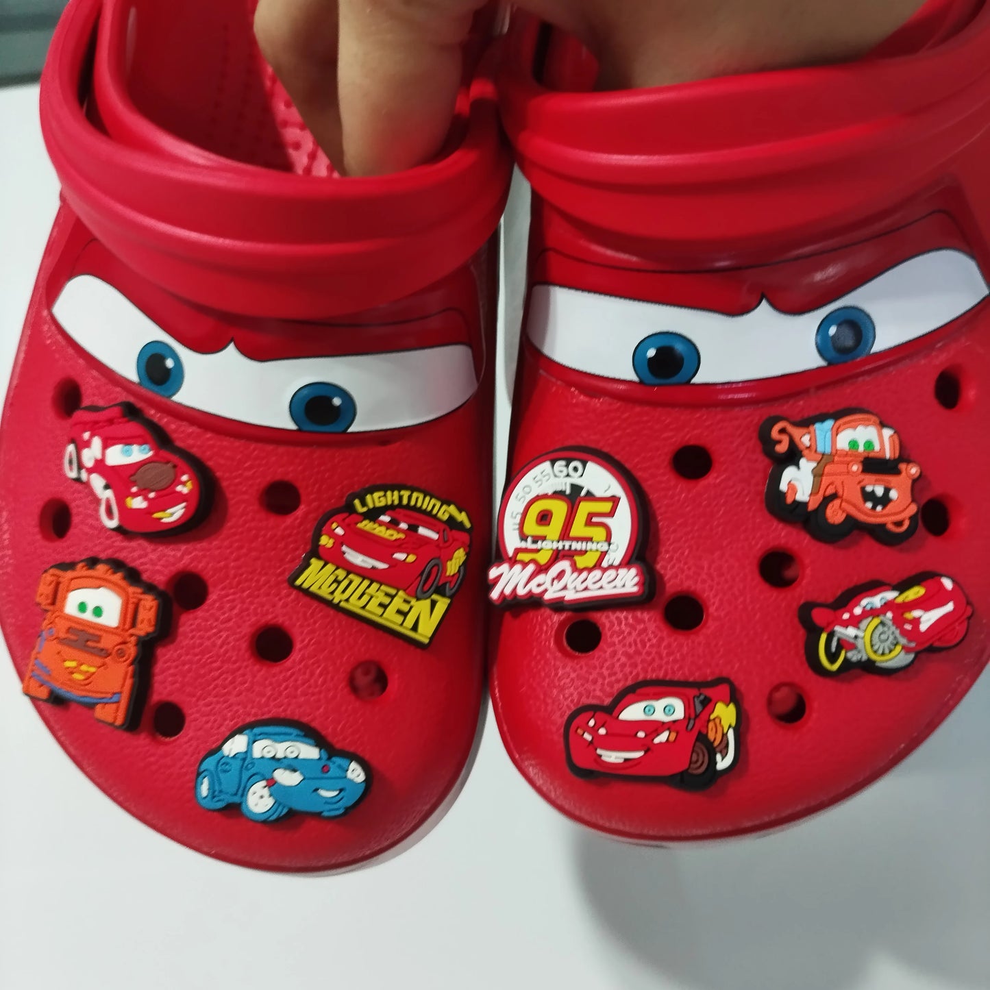 Crocs cars 95 McQueen avec jibbitz et fourrure interne -