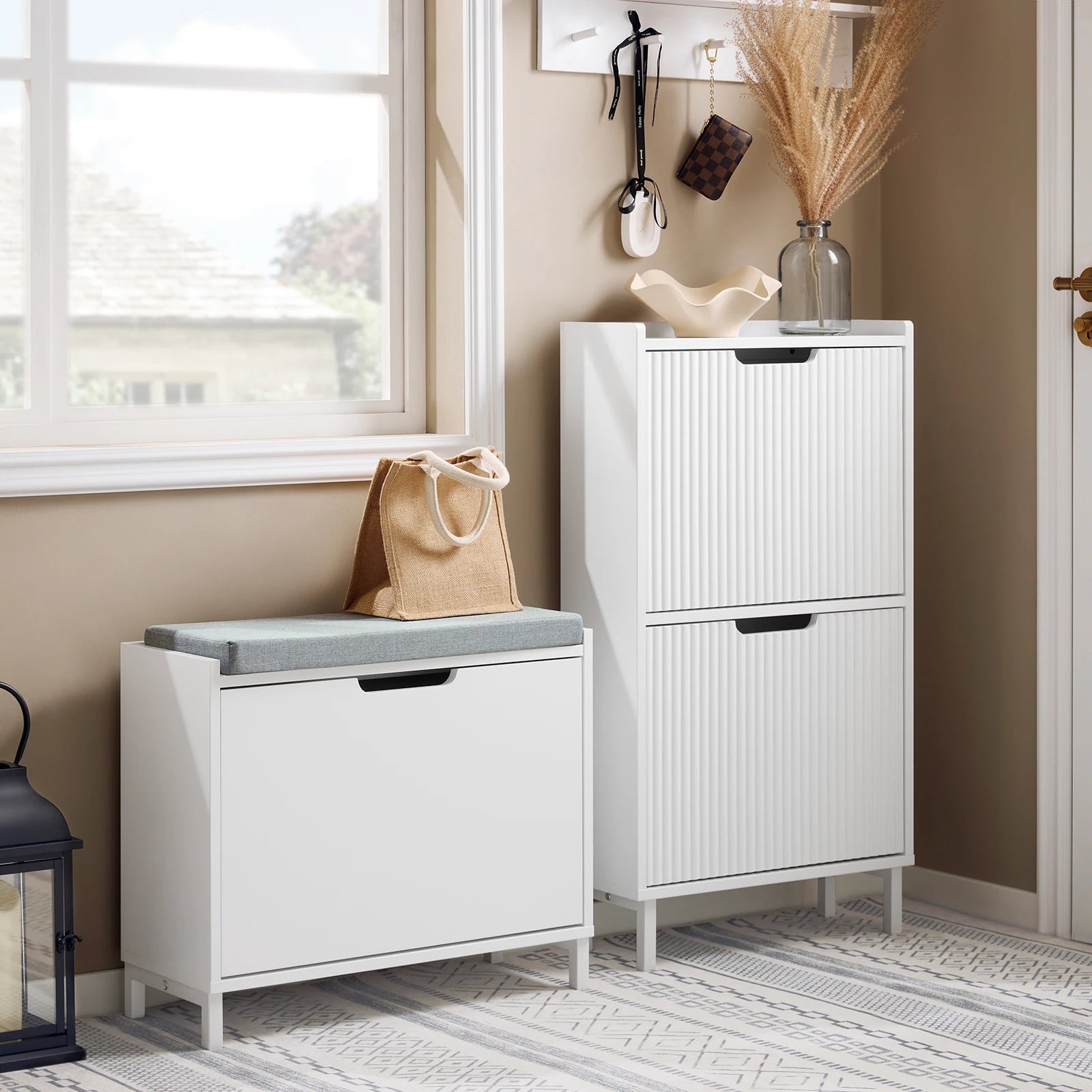 Meuble à chaussure avec espace de rangement et coussin d'assise 60x52x24cm -