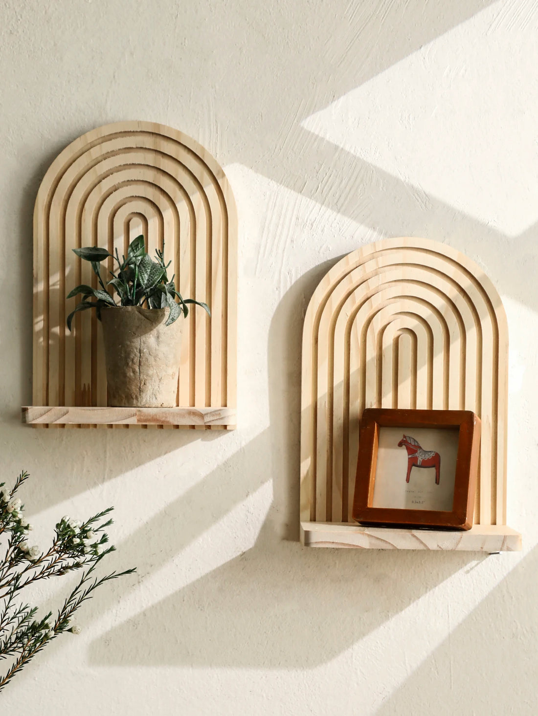étagère murale en bois en forme d'arche -