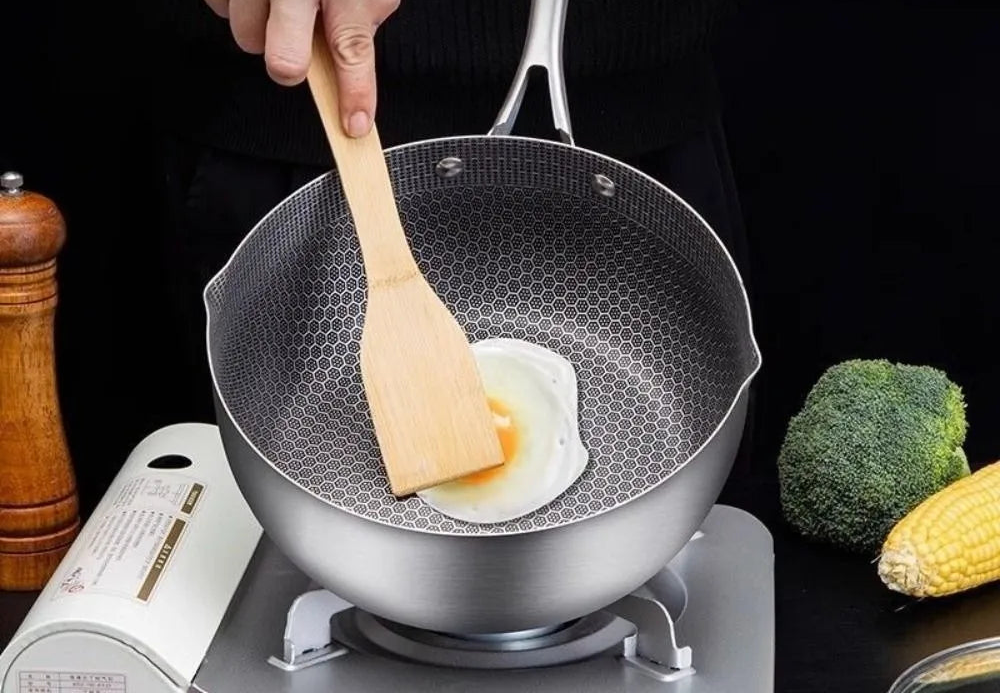 Casserole inox avec couvercle -