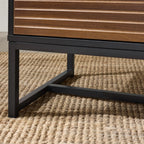 petite table de nuit carrée en bois -