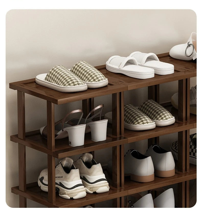 Meuble à chaussure sous escalier -