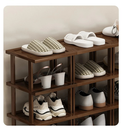 Meuble à chaussure sous escalier -