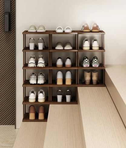 Meuble à chaussure sous escalier -