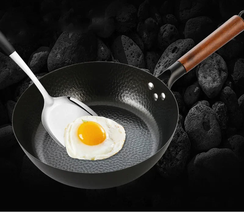 Poêle en fonte wok antiadhésif compatible avec le gaz et l'induction -
