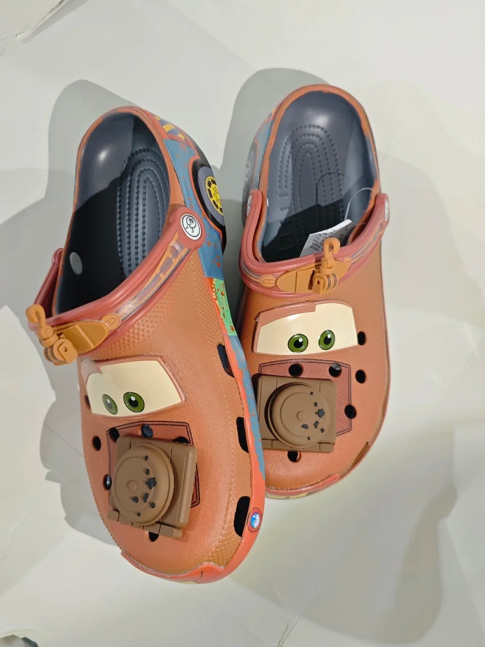 Crocs cars unisex camionnette marron méga crush -