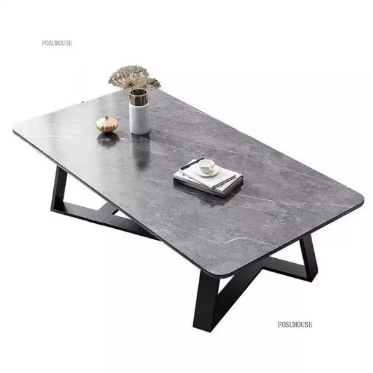 Table basse basse et épurée pour salon -