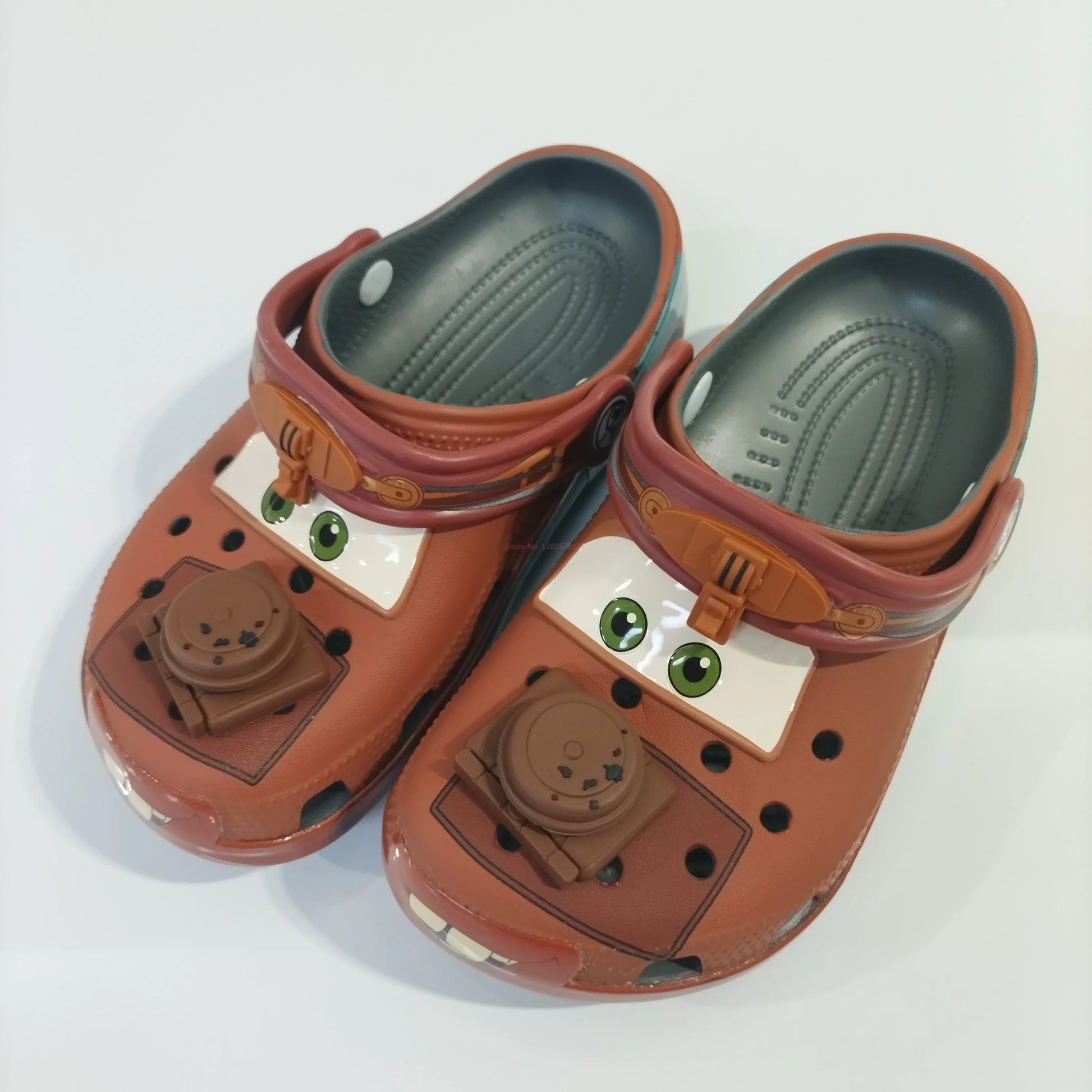 crocs cars camionnette marron pour homme et femme tendance -
