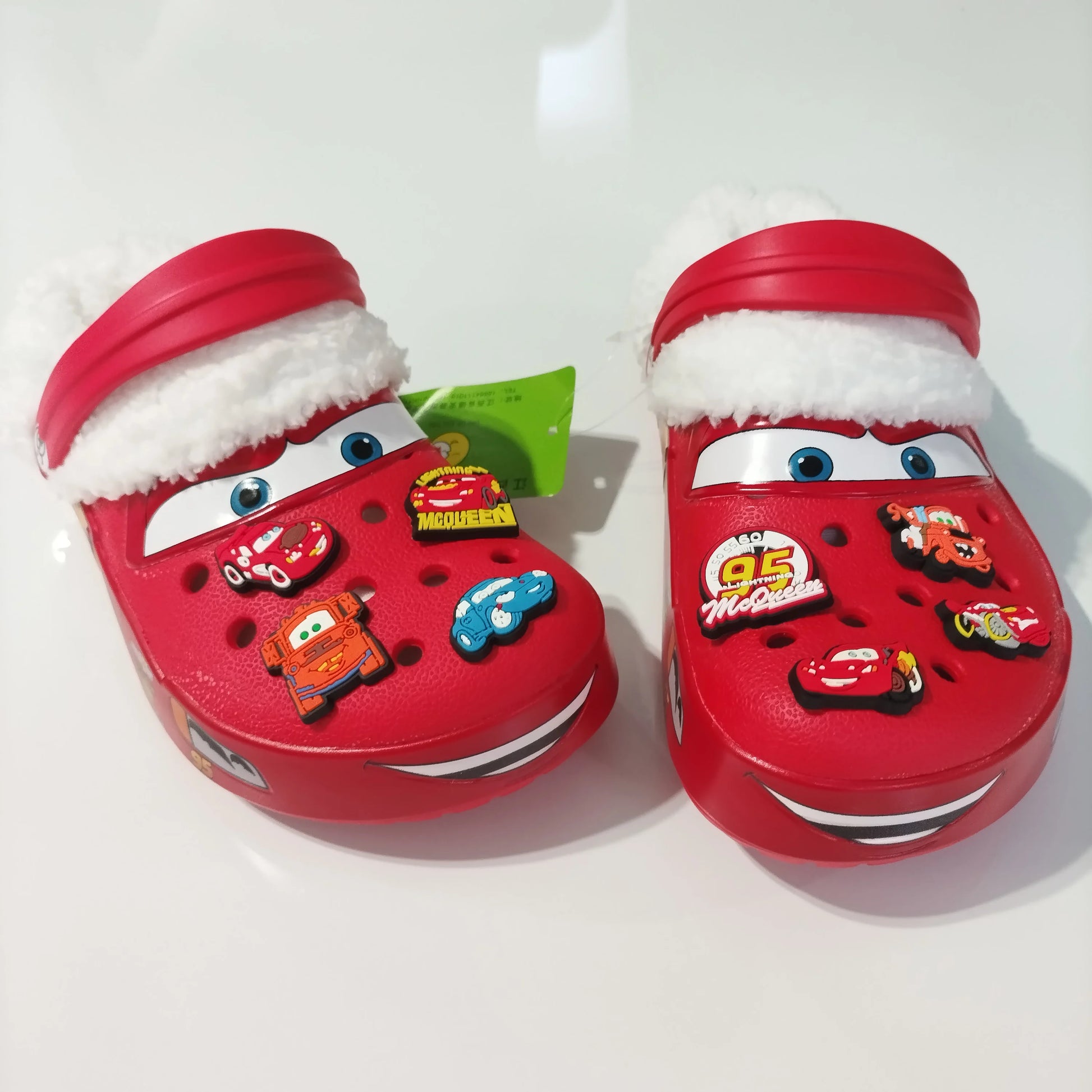 Crocs cars 95 McQueen avec jibbitz et fourrure interne -