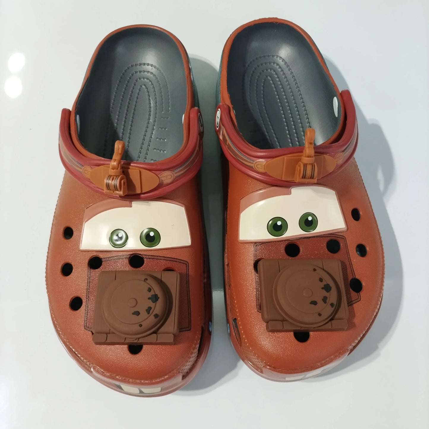 Crocs cars unisex camionnette marron méga crush -
