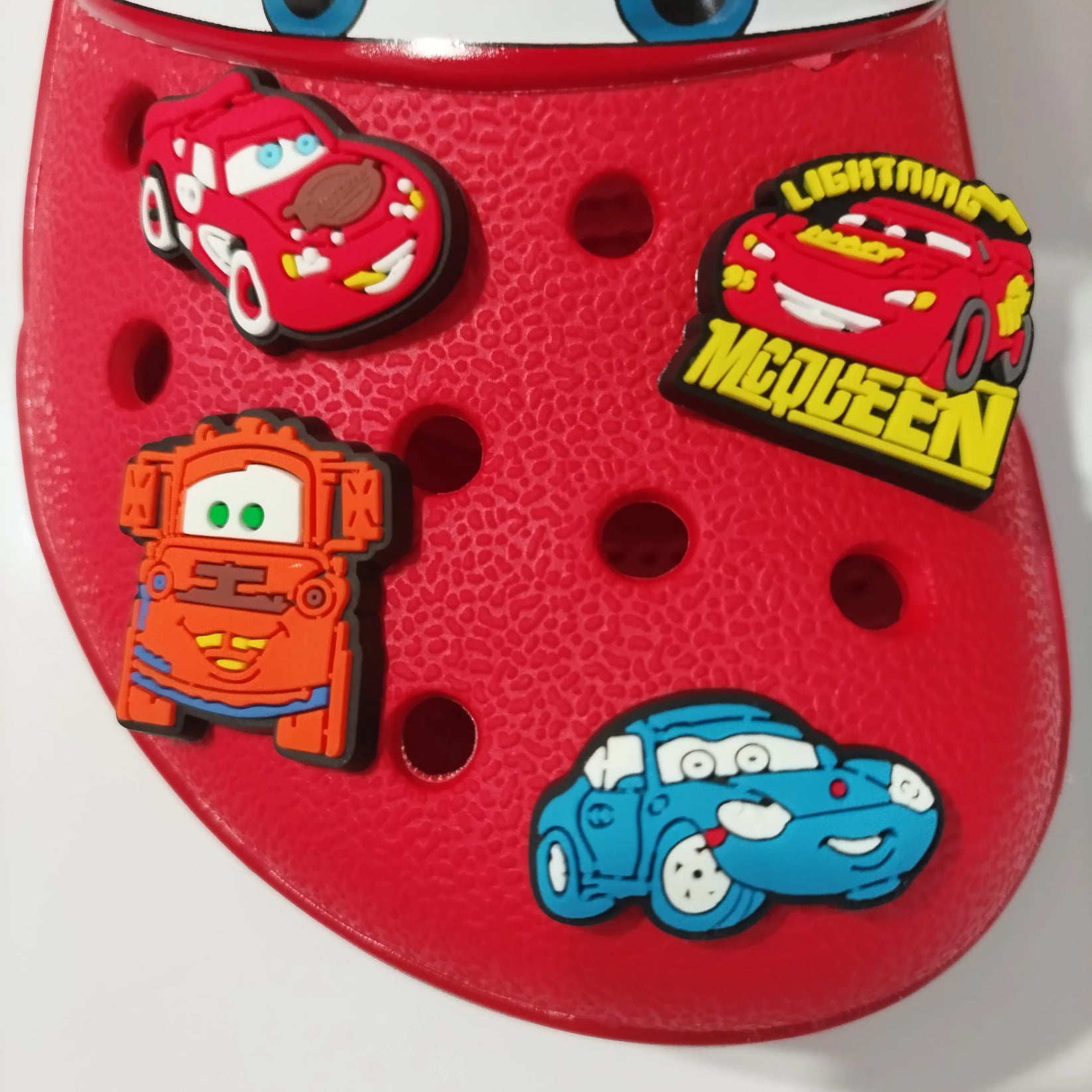 Crocs cars 95 McQueen avec jibbitz et fourrure interne -