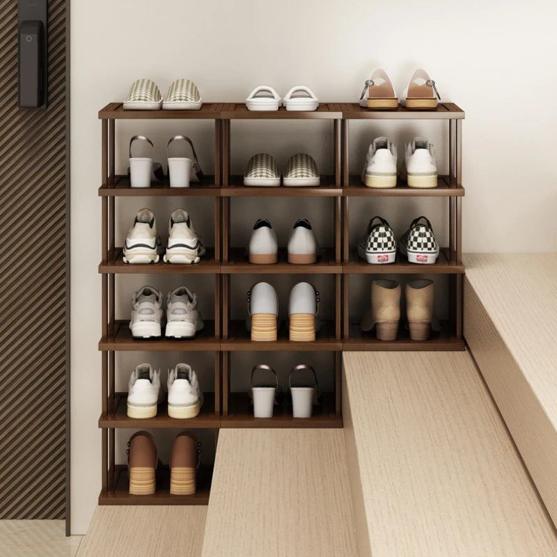 Meuble à chaussure sous escalier -