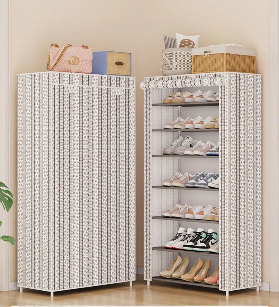 Meuble à chaussure fin et haut -