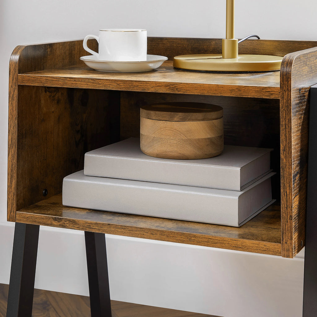 Table de nuit chic style vintage -