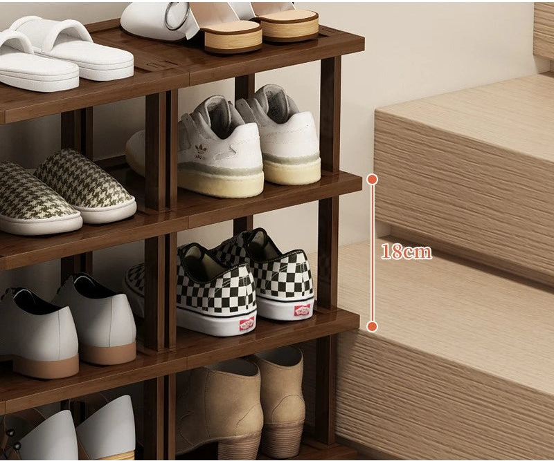 Meuble à chaussure sous escalier -