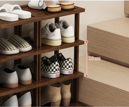 Meuble à chaussure sous escalier -