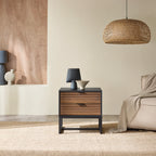 petite table de nuit carrée en bois -