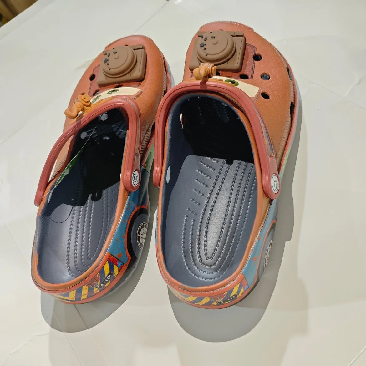 Crocs cars unisex camionnette marron méga crush -