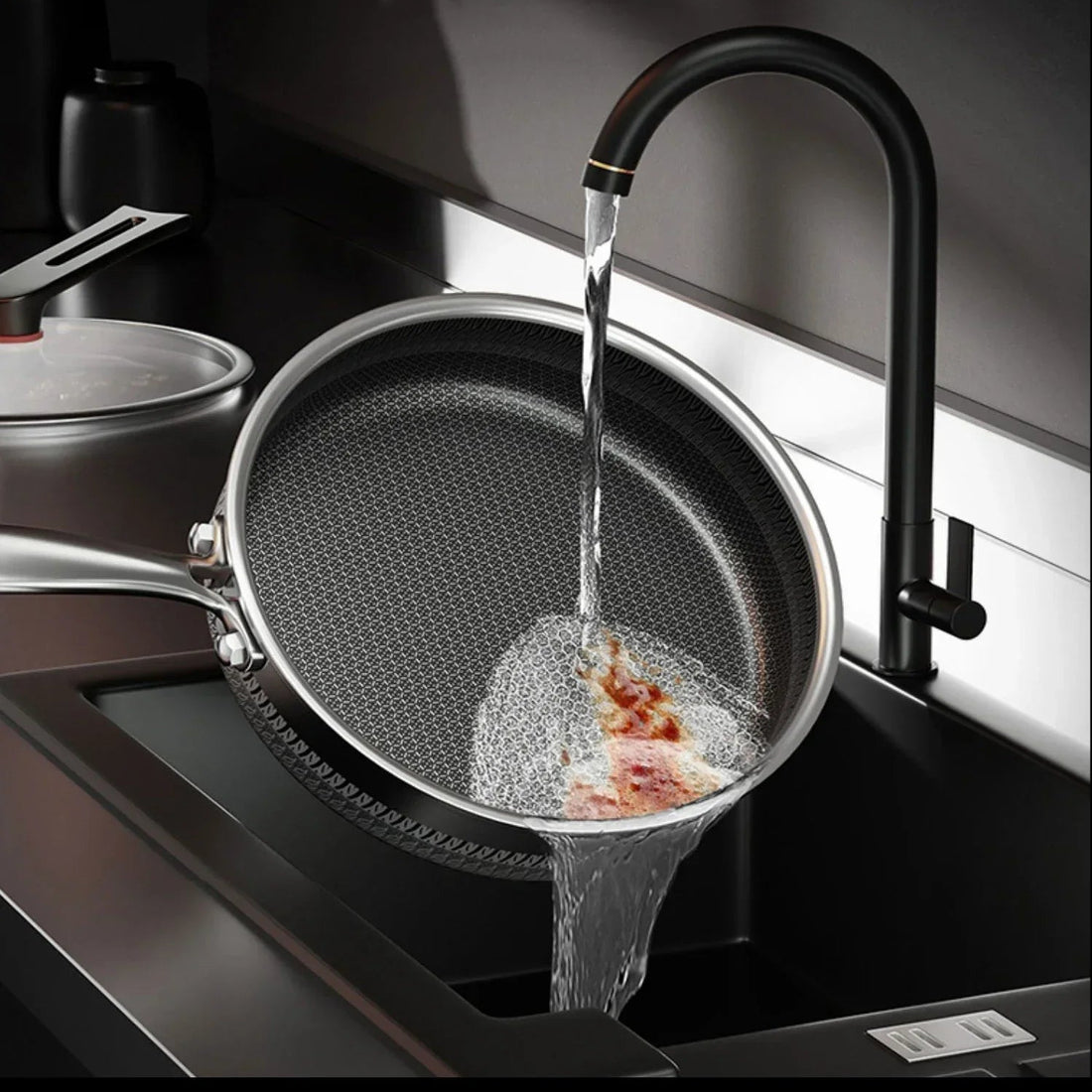 Poêle inox antiadhésif haut de gamme -