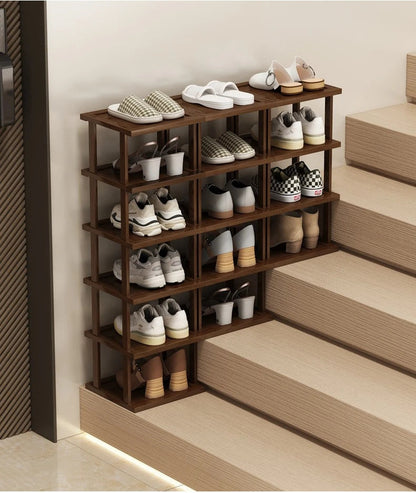 Meuble à chaussure sous escalier -
