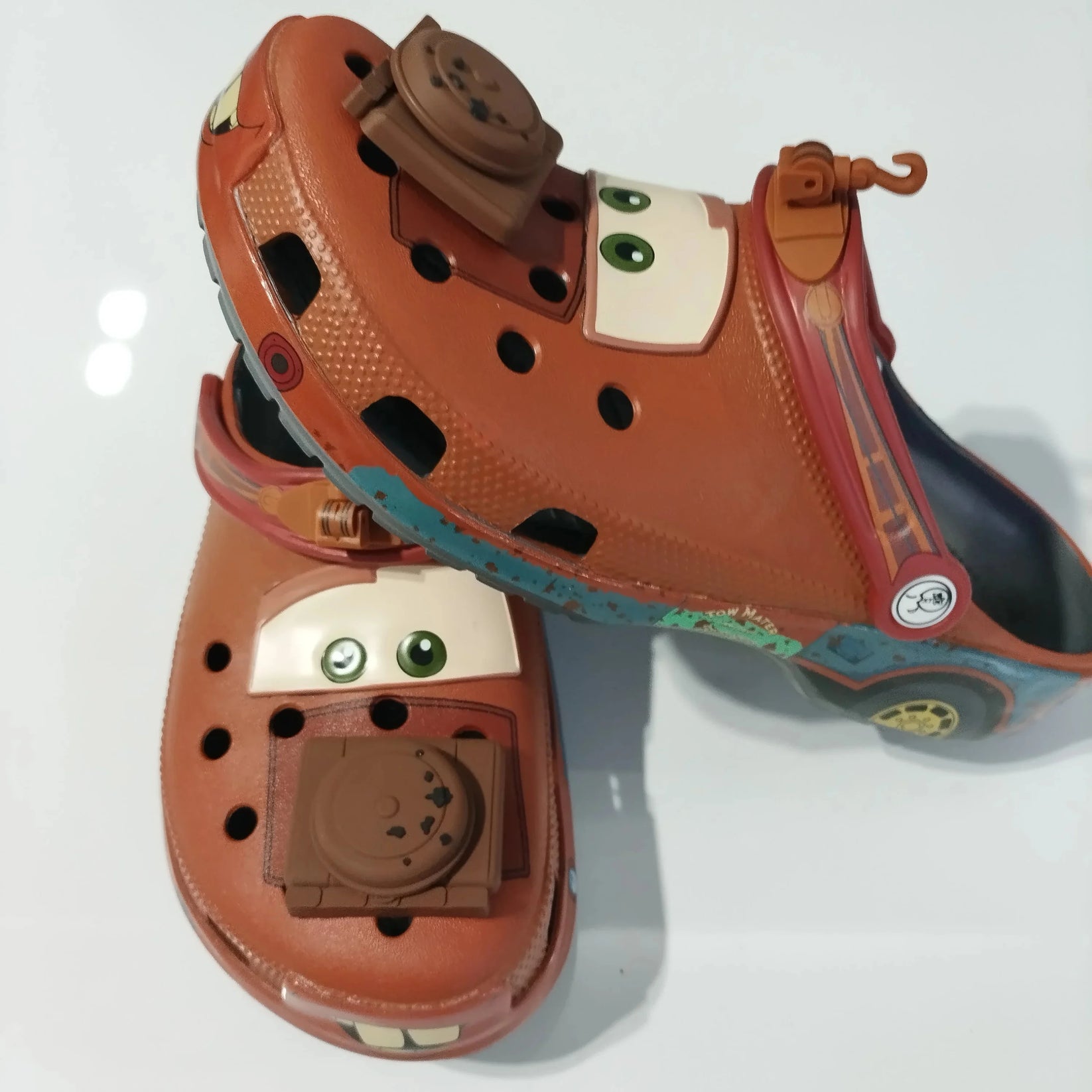 Crocs cars unisex camionnette marron méga crush -