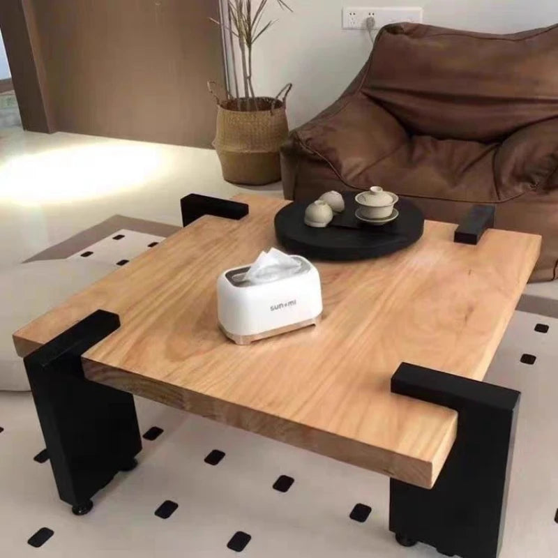 Table basse carrée en bois massif noyer -