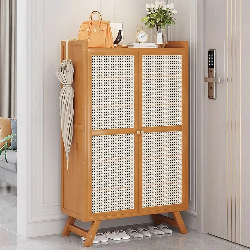 Meuble à chaussure a ouvertures originaux -