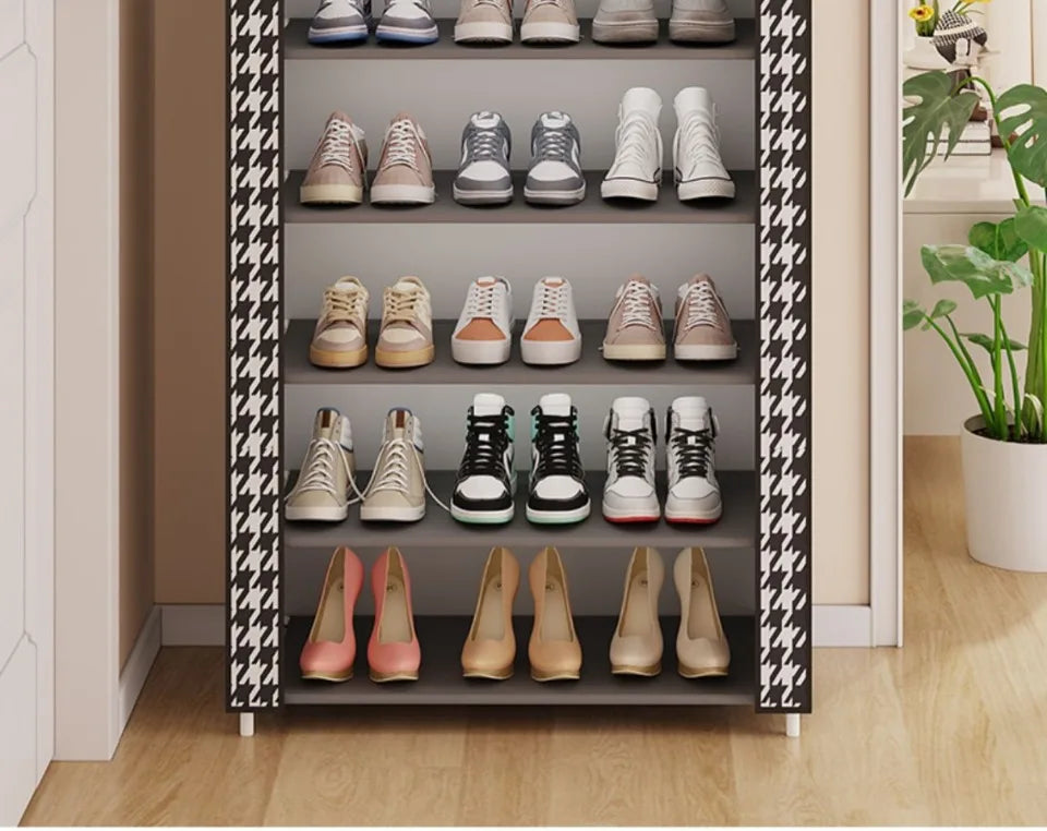 Meuble à chaussure fin et haut -