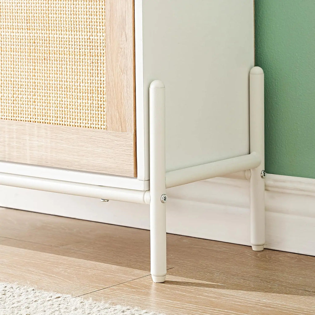 Meuble à chaussure dissimulé en rotin avec 2 portes abattables -