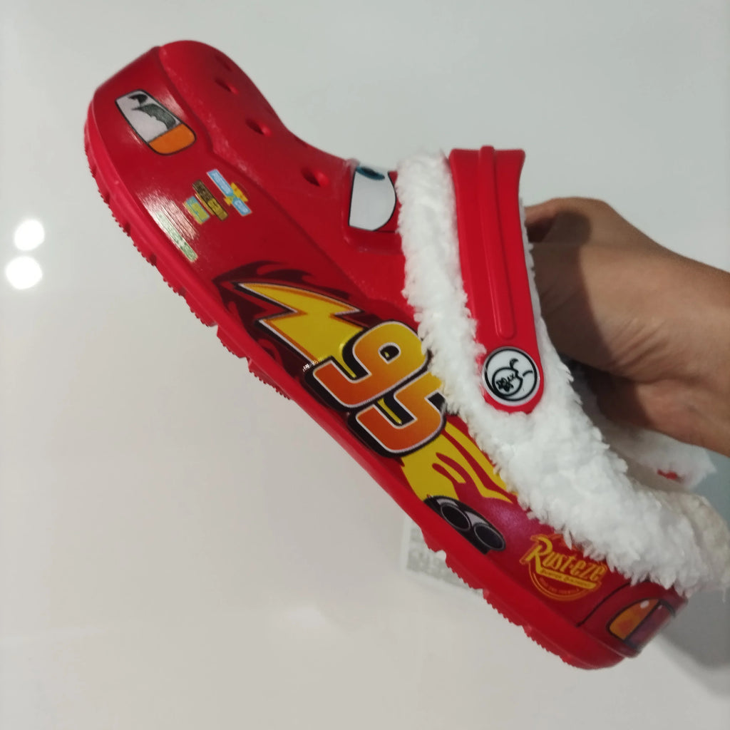 Crocs cars 95 McQueen avec jibbitz et fourrure interne -