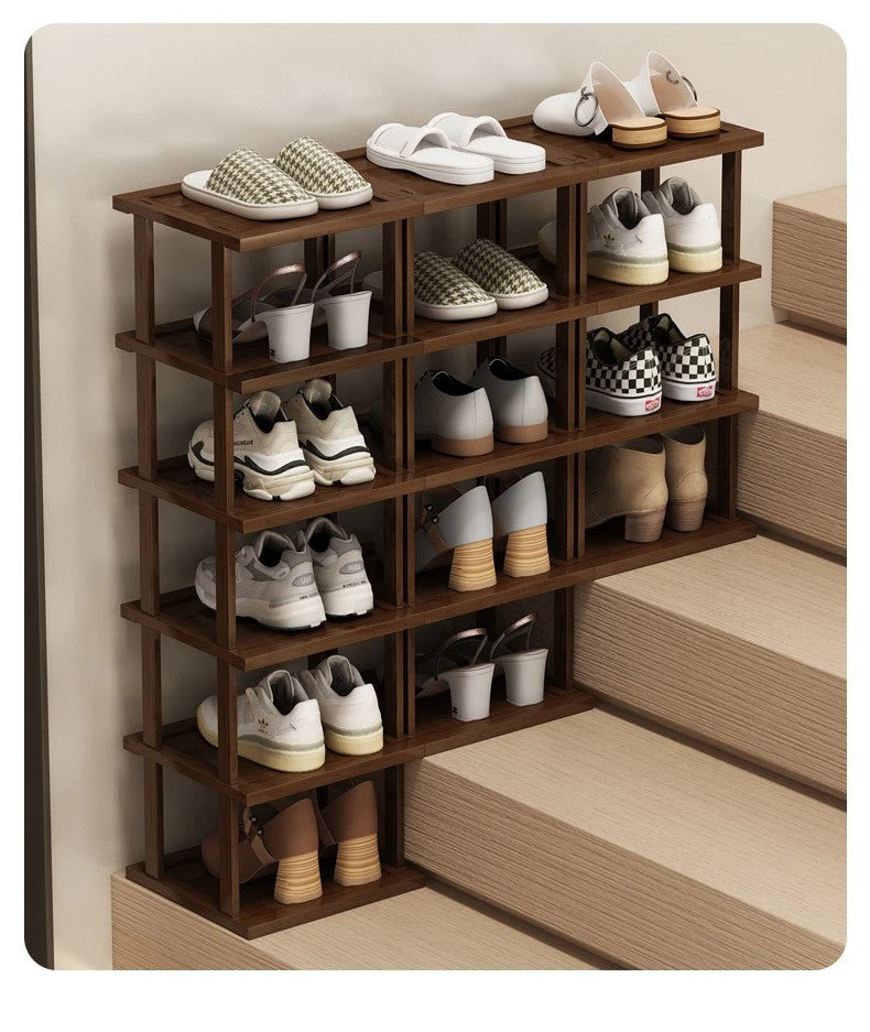 Meuble à chaussure sous escalier -