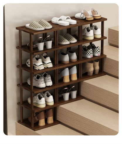 Meuble à chaussure sous escalier -