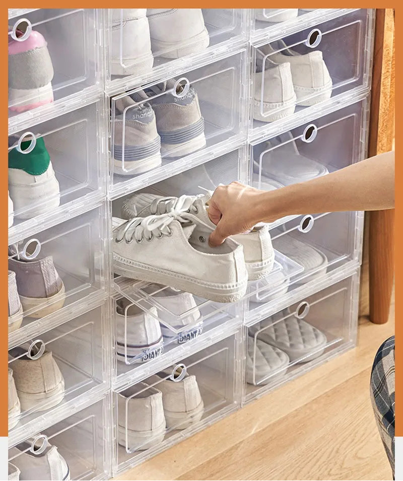 Meuble à chaussure de style boite en plastique transparente -
