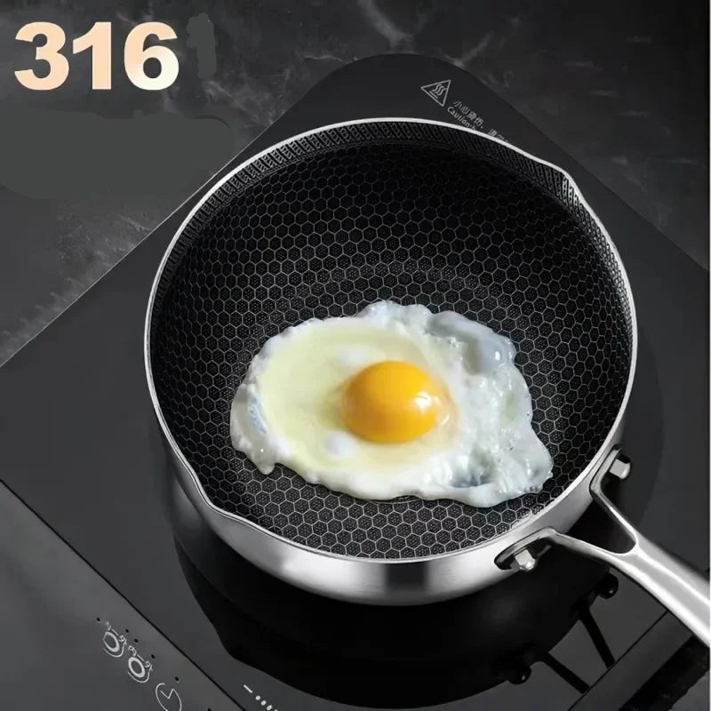 Casserole inox à lait de taille moyenne -