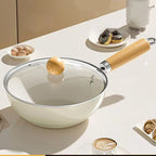 Poêle céramique bois au niveau du poignée -