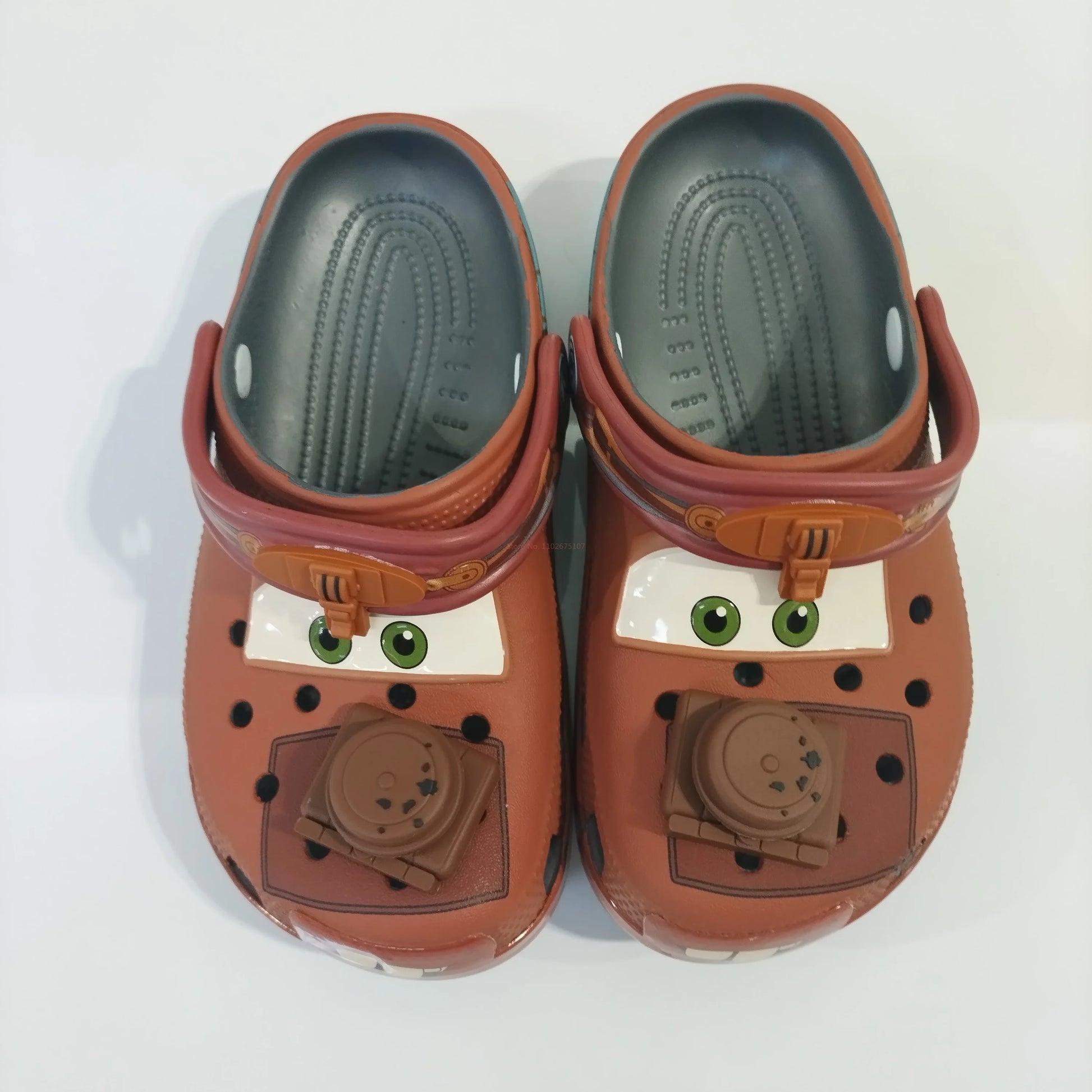 crocs cars camionnette marron pour homme et femme tendance -