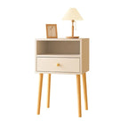Table de nuit simple pour petit appartement de luxe -