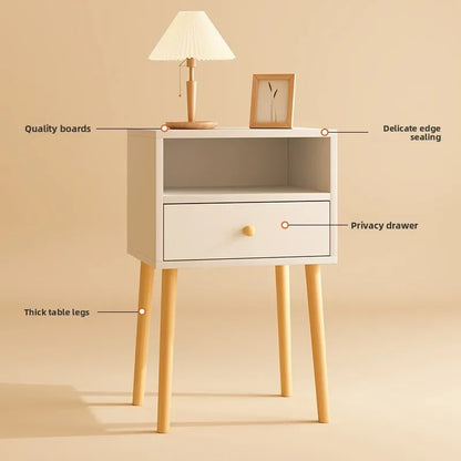 Table de nuit simple pour petit appartement de luxe -