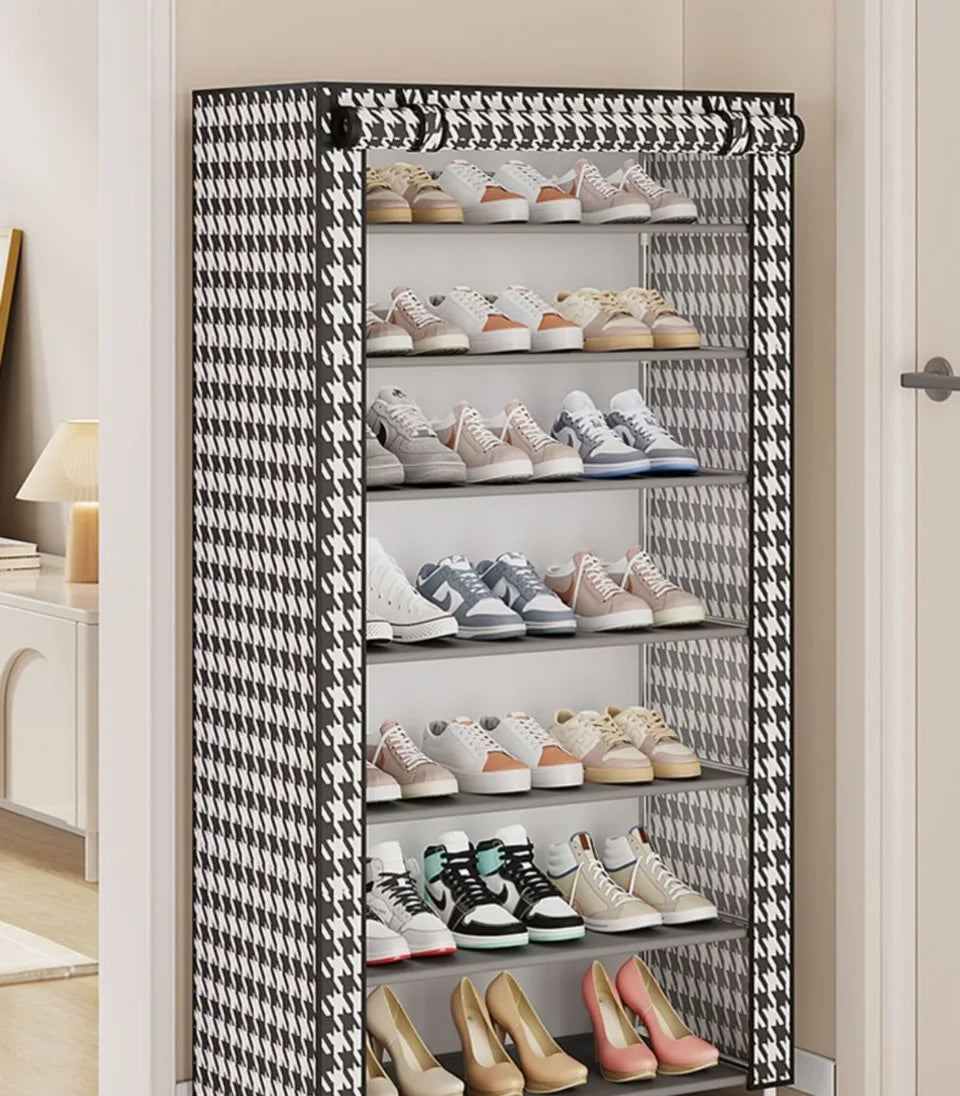 Meuble à chaussure fin et haut -